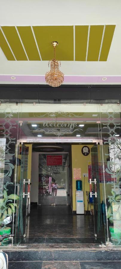 Hotel Yoran Inn & Restaurant By Wb Inn Sadabad Esterno foto